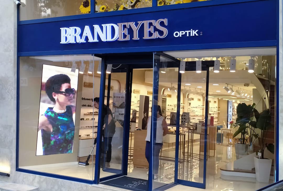 BrandEyes Nişantaşı Tabela